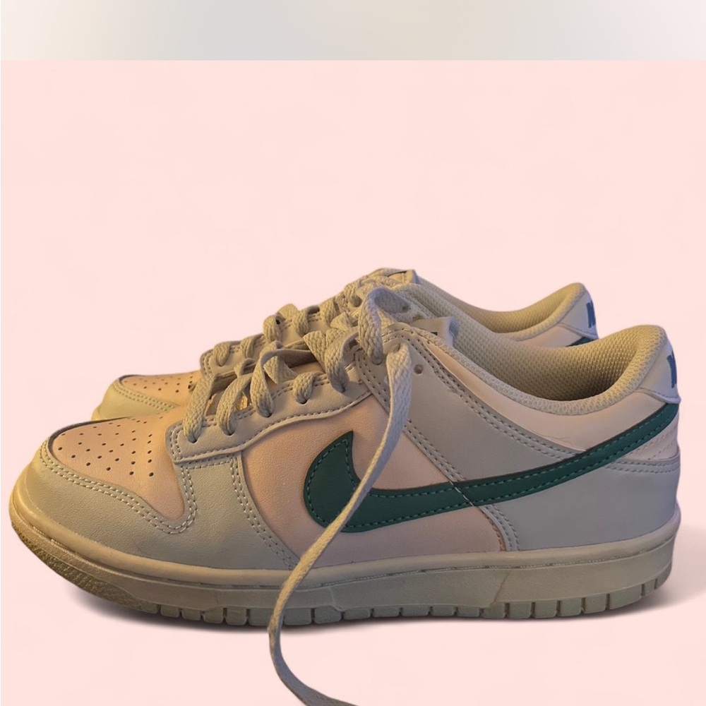 Nike Dunk Low (GS) Grey Mineral Teal Blue Pink Size 6Y